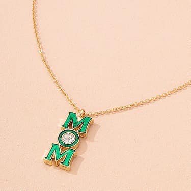 MOM necklace